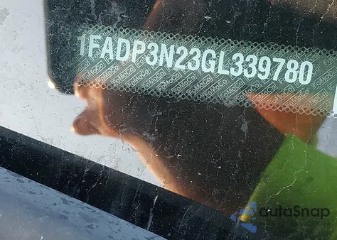 2016 Ford Focus Titanium z USA, uszkodzony, nr VIN 1FADP3N23GL339780